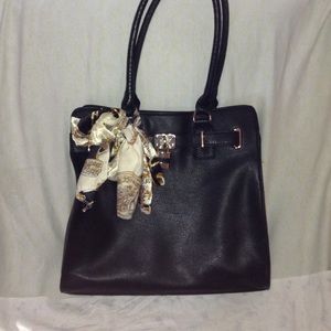Black shoulder bag