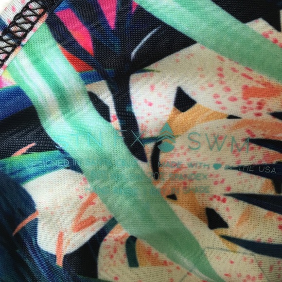 NWT stone fox Cora top aloha daze sm - Picture 3 of 4