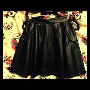 P-leather skirt sz M