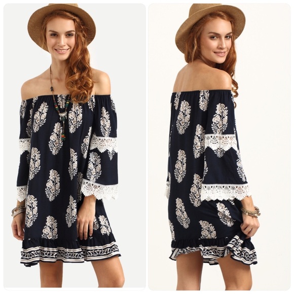 Boutique Dresses & Skirts - 💟SZ M!! LAST ONE‼️Off The Shoulder Shift Dress!