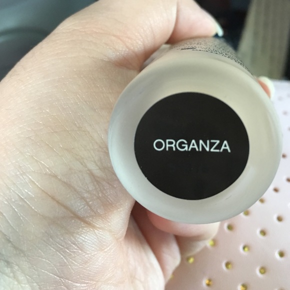 Mineral Touch Liquid Foundation Organza - Picture 2 of 3