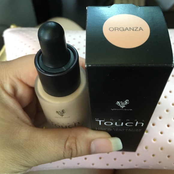 Mineral Touch Liquid Foundation Organza - Picture 3 of 3