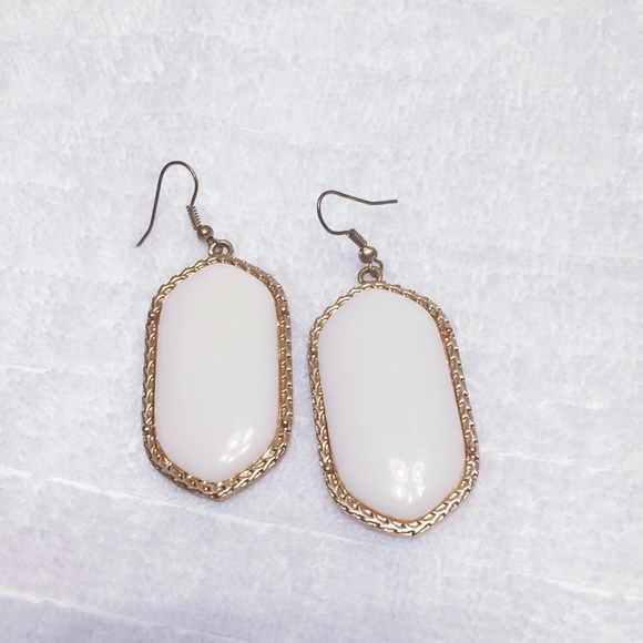Kendra Scott-inspired earrings
