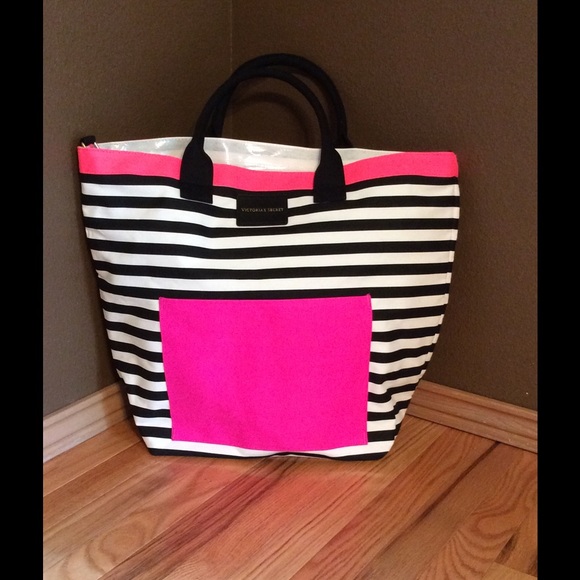 Victoria's Secret Handbags - 🎉2xHP🎉 Victoria's Secret bag - brand new. NWOT