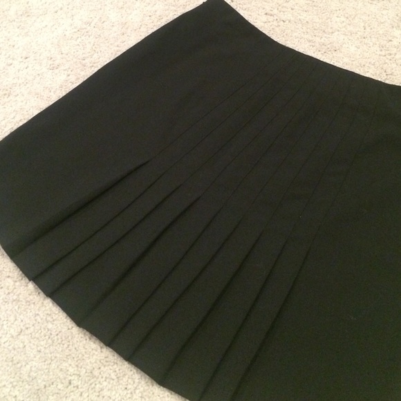 Mini Skirt by Victoria's Secret. Black w/Pleats.