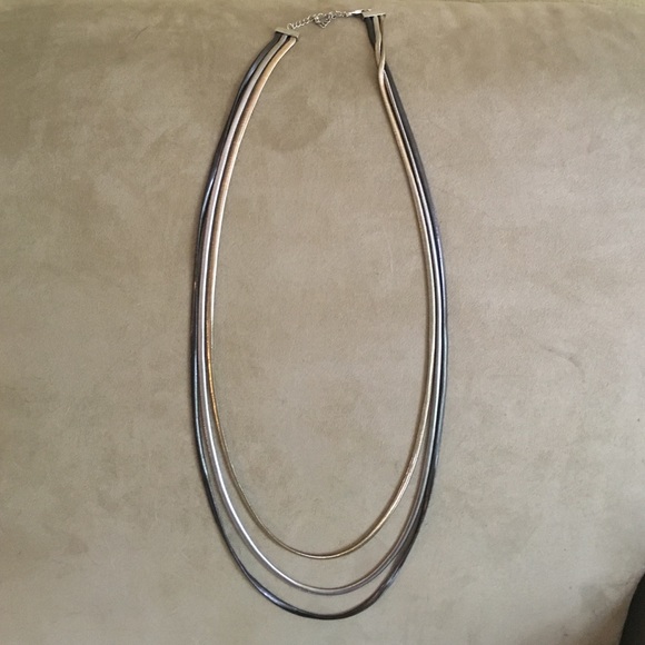Tricolor necklace