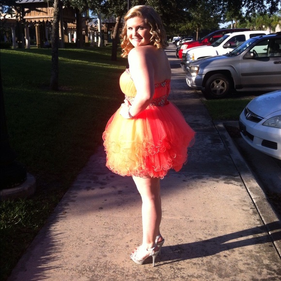 Dress - Picture 2 of 2