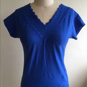 Blue flower embroider top