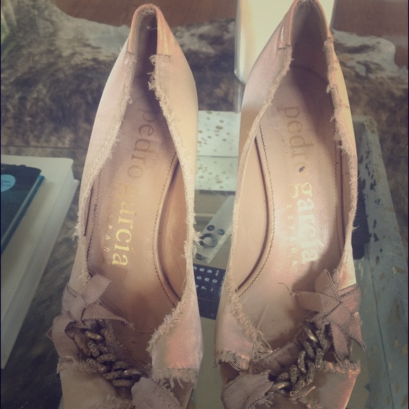 Pedro Gracia open toe heels