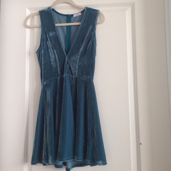 Tobi Dresses & Skirts - Awesome Blue Velvet Party Dress