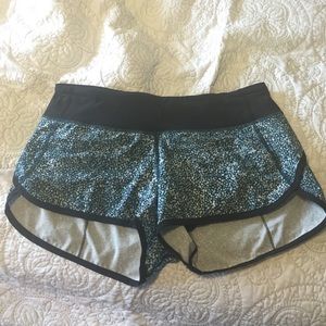 RARE LULULEMON  RUN SPEED SHORT SIZE 6