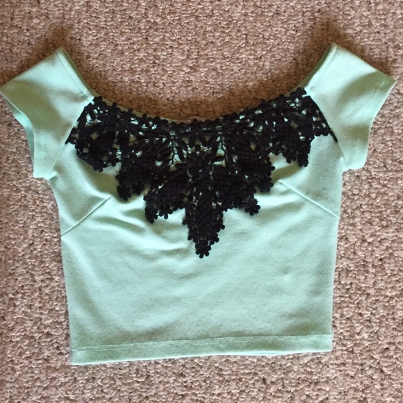 Mint green top with black detail - Picture 1 of 1