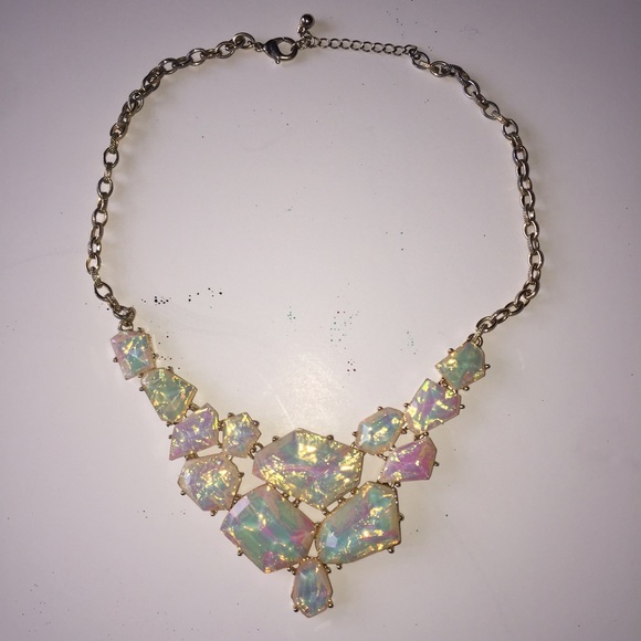 Forever 21 opalescent/ iridescent necklace