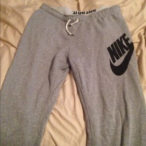 NWOT Nike grey jogging sweatpants