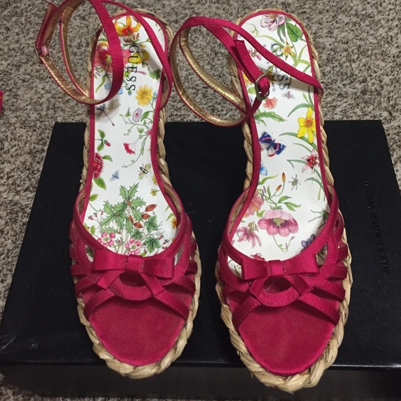 Guess heels - Picture 1 of 3