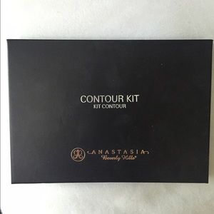Anastasia Beverly Hills powder contour kit