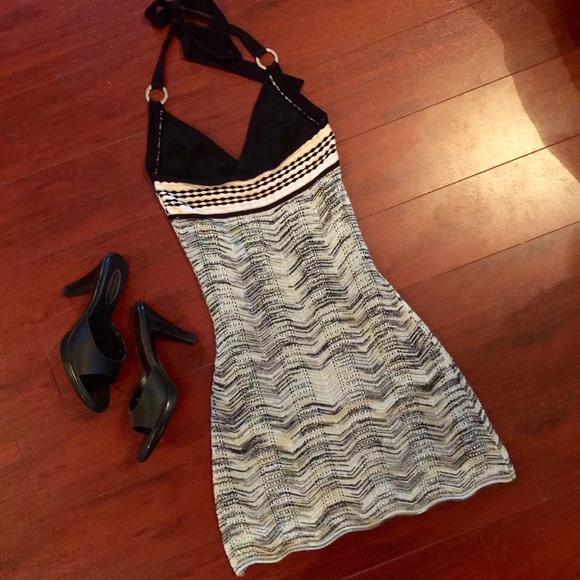 🌟GUESS Dress🌟 - Picture 2 of 4