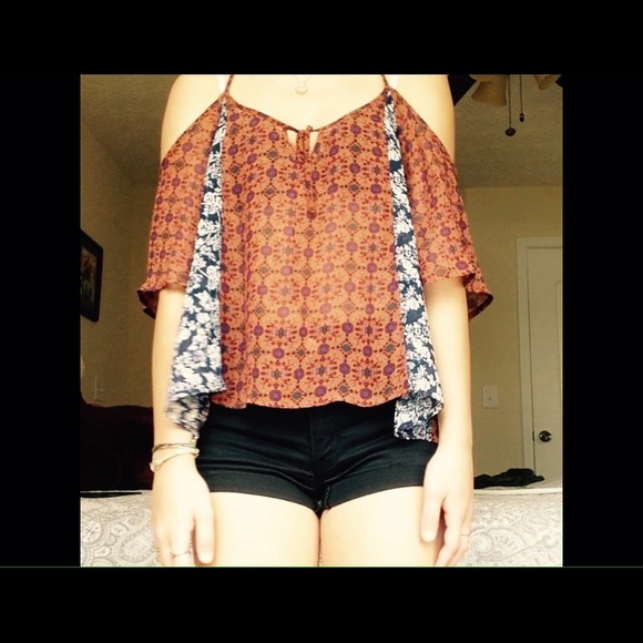 Cross back off the shoulder tank !!! - Picture 4 of 4
