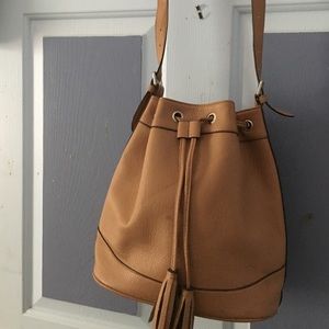 Over the shoulder tote