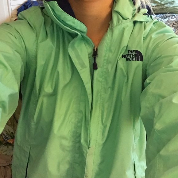 The north face rain jacket - Picture 1 of 4
