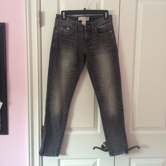 Rugby faded gray jeans with zippers on legs
