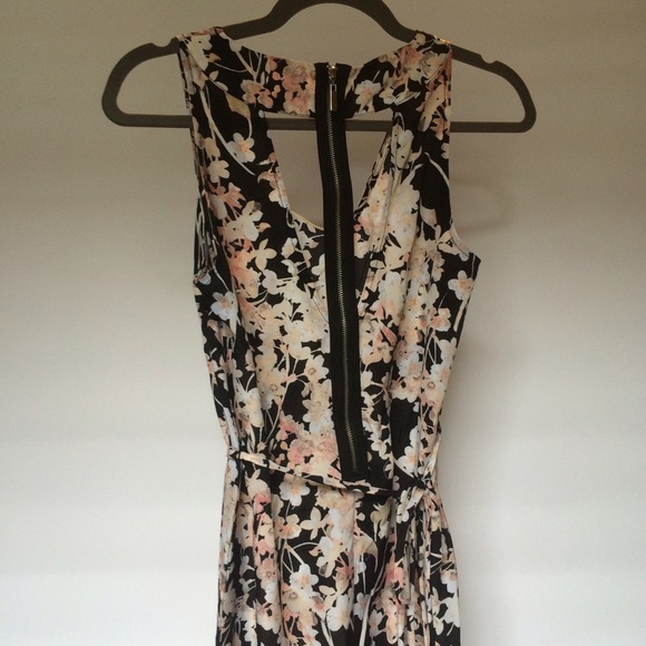 New York & Company Floral Dress - Picture 3 of 3