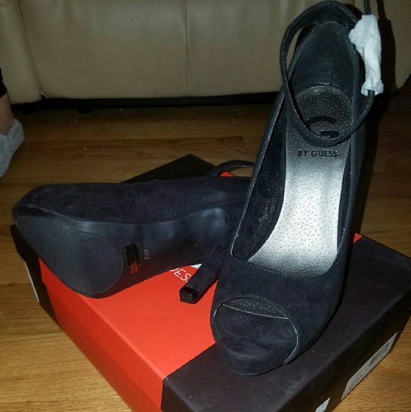 G BY GUESS black suade shoes