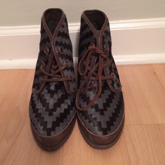 80%20 Sneaker Wedge - Picture 1 of 3