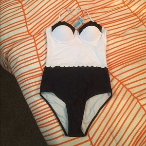 Size M black and white swimsuit