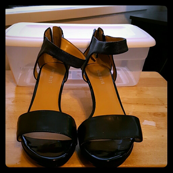 Very sexy strap heel