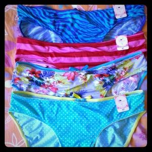 Macy's Intimates & Sleepwear - 6 Pretty Summer Panties size S Macy's Intimates & Sleepwear - 6 Pretty Summer Panties size S