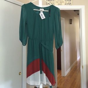 Really cute light weight 3 quarter sleeve dress!