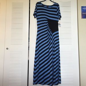 Short-sleeve maxi with side ruching
