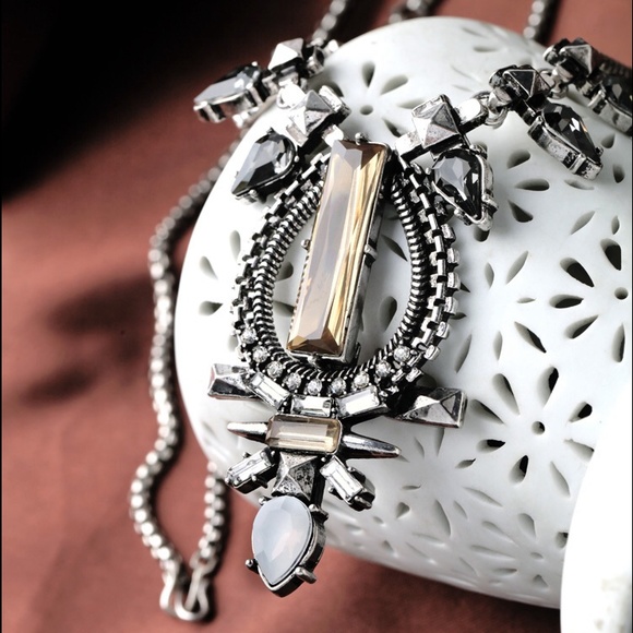 Holiday Sale💄🆕 Necklace - Picture 3 of 3