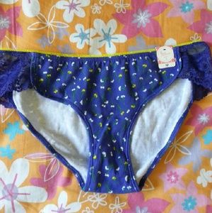 Macy's Intimates & Sleepwear - 7 Pretty Lace Panties size S Macy's Intimates & Sleepwear - 7 Pretty Lace Panties size S
