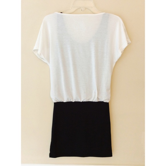 💓Black Stretchy Dress with Cream Top - Picture 3 of 4