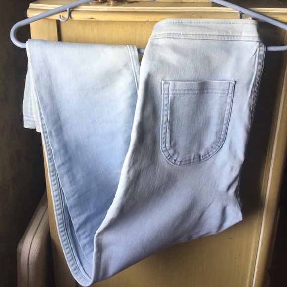 AA High Wasted Jeans