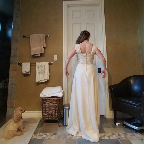 Long Formal gown. NEVER BEEN WORN! - Picture 4 of 4