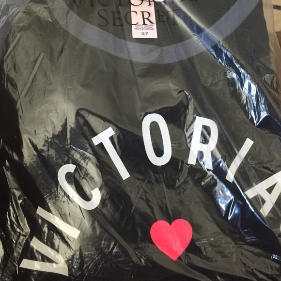 🌺👗VS Sleep Shirt👗🌺 - Picture 2 of 4