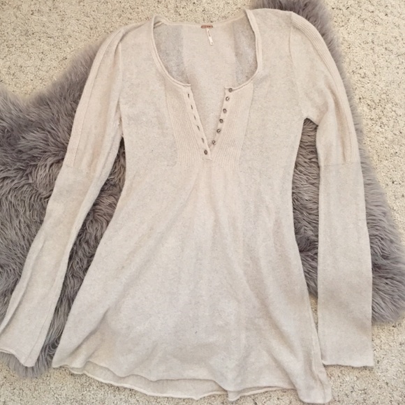 FREE PEOPLE Knit/Cashmere material Blouse