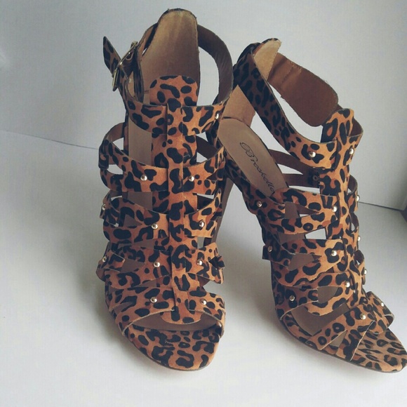 Leopard print caged heel