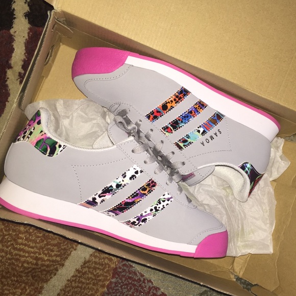 💥Adidas Somoa J 💥 😜 No offers or Trades 😜