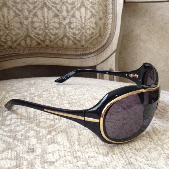 Valentino Sunglasses - Picture 4 of 6
