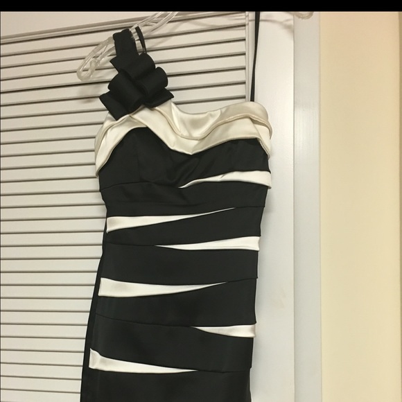 Black-and-white party dress by Betsy & Adam size 4