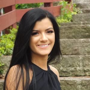 Meet your Posher, Alicia