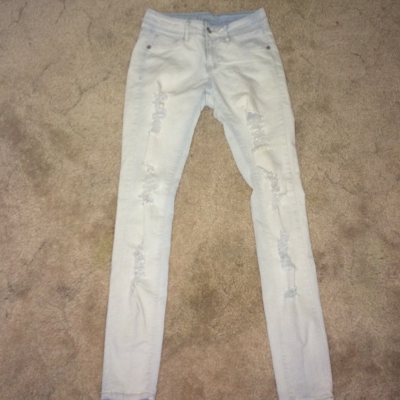 Stretchy skinny jean light light blue .