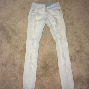 Stretchy skinny jean light light blue .