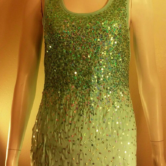 Juniors sequined top L- New w/o tags