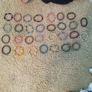 30 Lily and Laura Bracelets