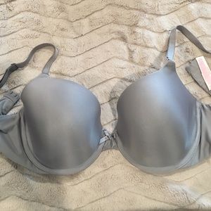 Victoria's Secret 34DD bra